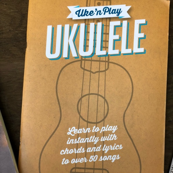 Books - Picture 6 of 7